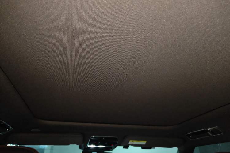 Used Land Rover Range Rover 2023 3.0 L6 400 PS Extended Long-Wheelbase Version