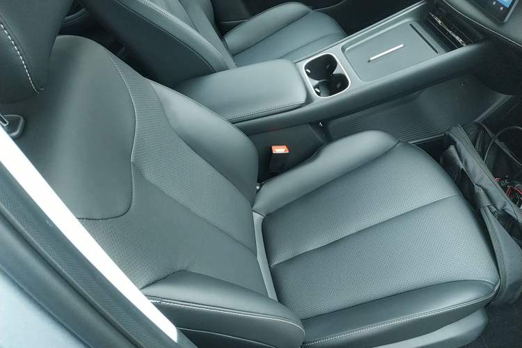 Used Baojun Yunhai 2024 60km Plug-in Hybrid Version
