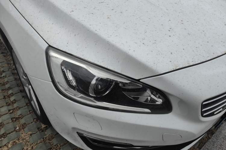 Used Volvo V60 2015 T5 Zhiyi Edition
