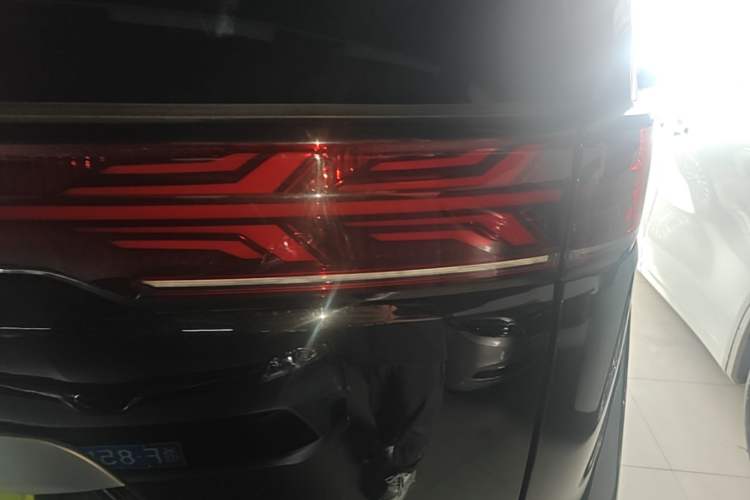 Used Denza D9 2022 DM-i 970 Four-Wheel Drive Flagship Model
