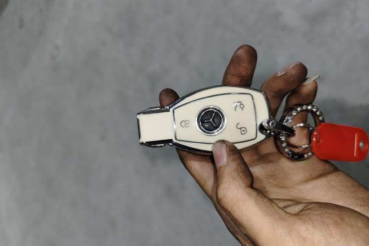 Used Mercedes-Benz GLC 2018 Facelift GLC 260 4MATIC Luxury Edition
