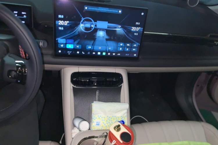 Used AION RT 2025 650 Zhijihao Edition Audio And AC Panel