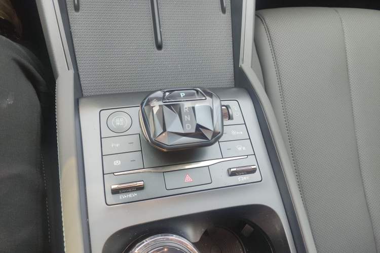 Used BYD Qin L 2025 DM-i Smart Drive 80KM Leading Model