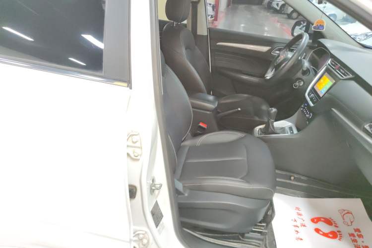 Used Roewe RX3 2020 1.6L Manual 4G Connect Ultra-Fresh Flagship Edition Right Front Seat