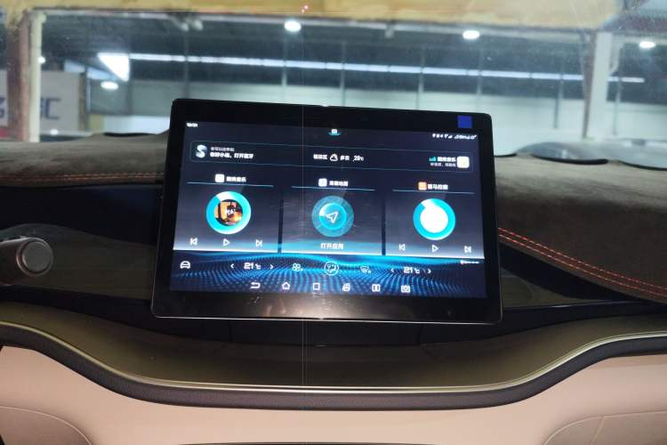 Used BYD Qin PLUS 2021 DM-i 55KM Flagship Model Audio And AC Panel