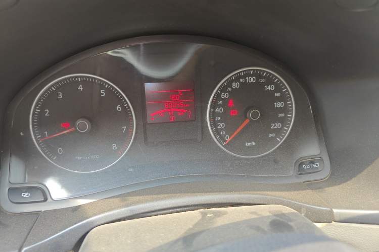 Used Volkswagen Bora 2011 1.6L Manual Fashion Edition Odometer Close Up