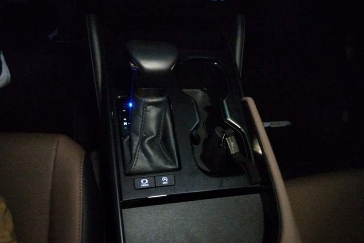 Used Lexus ES 2023 200 Excellence Edition
