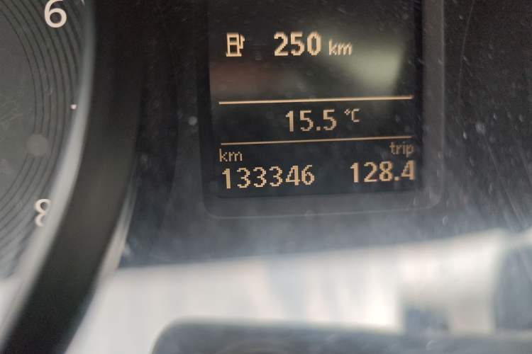 Used Volkswagen Passat 2016 330TSI DSG Luxury Edition Odometer Close Up