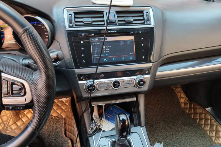 Used Subaru Outback 2015 2.5i Luxury Navigation Edition Audio And AC Panel