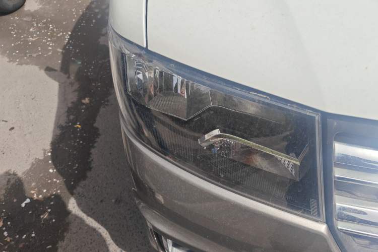 Used Jinbei New Hiace X30L 2024 Wealth Edition Van 2/5 Seats Right Front Headlight