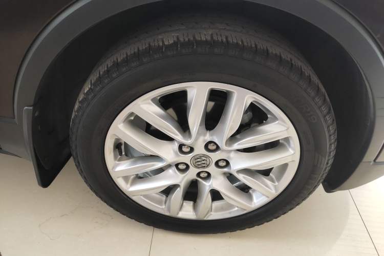 Used Buick Envision 2018 28T Four-Wheel Drive Elite Version Right Front Wheel Hub