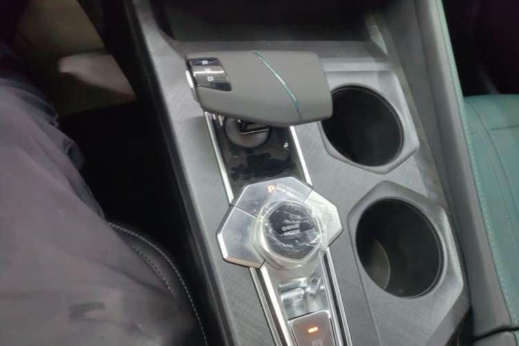 Used CHANGAN NEVO A06 2023 Supreme Model Gear Lever