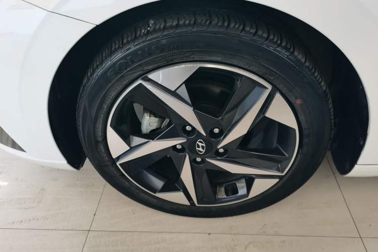 Used Hyundai Elantra 2022 1.5L CVT LUX Prestige Edition
