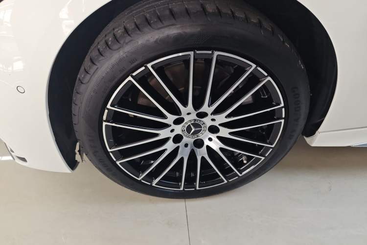 Used Mercedes-Benz C-Class 2024 Restyled C 260 L Sport Edition Left Front Wheel Hub