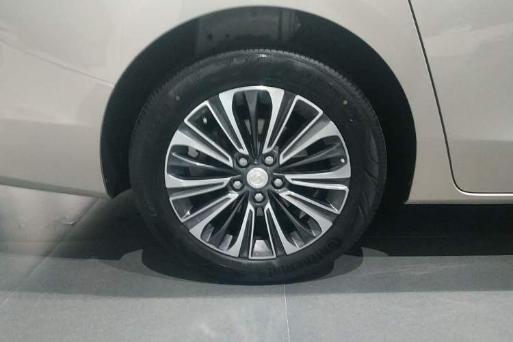 Used Buick GL8 2022 ES Land Cruiser 653T Luxury Model
