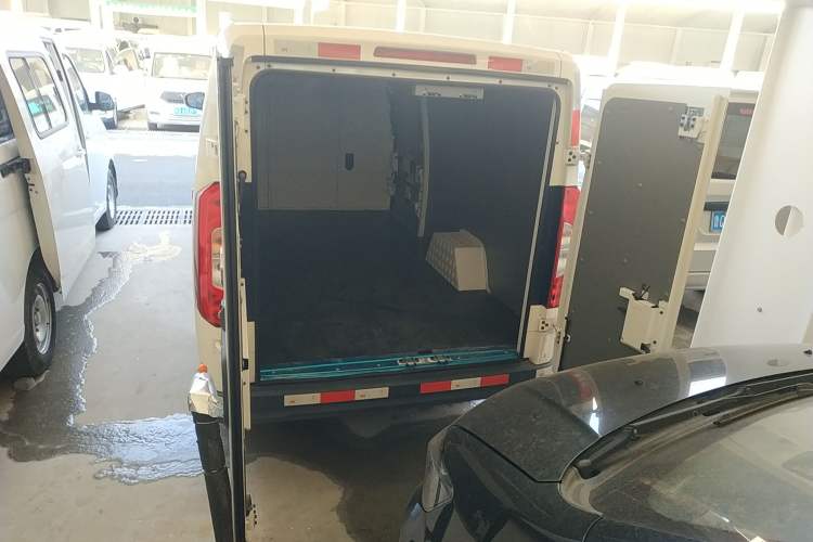 Used Foton Intelligent Blue Elf E7 2024 All-Electric Van Flat Roof 2 Seats CATL 46.36 kWh