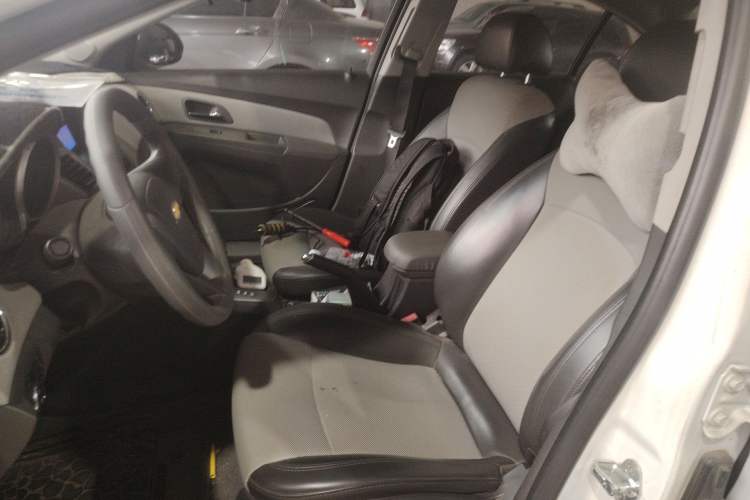 Used Chevrolet Cruze 2014 1.6L SL Millionth Anniversary Edition AT Left Front Seat