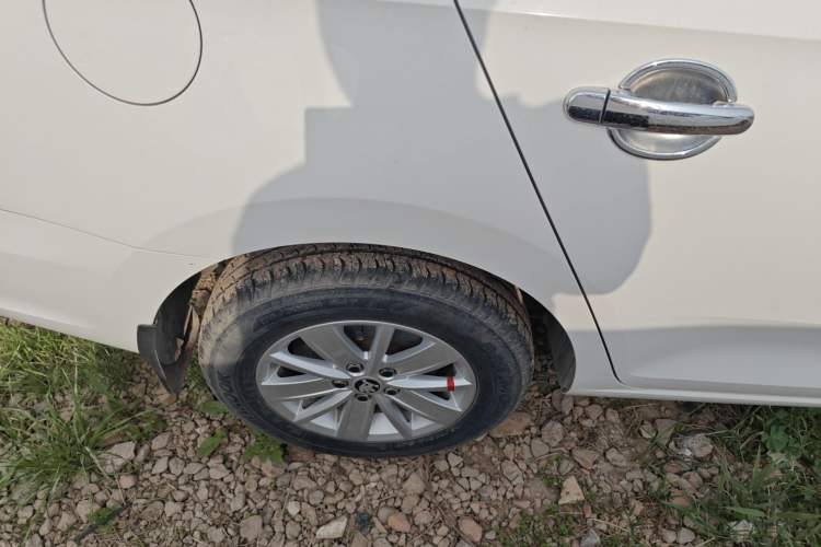 Used Skoda Rapid 2016 1.6L Manual Front-Wheel-Drive Version Right Rear Wheel Hub