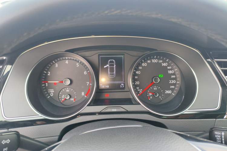 Used Volkswagen Magotan 2019 330TSI DSG Leading Model China VI Standard Instrument Cluster