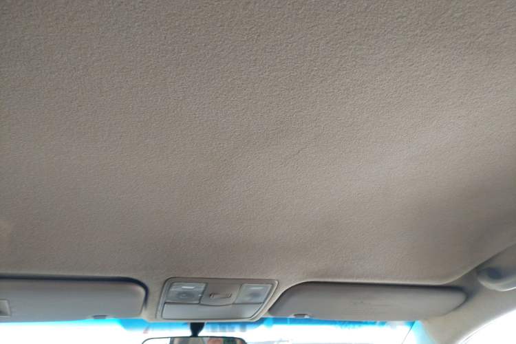 Used Kia K2 2012 Sedan 1.4L MT GLS Commemorative Edition
