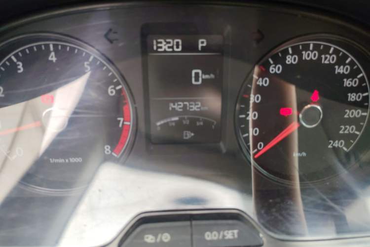 Used Volkswagen Lavida 2013 Revised Classic 1.6L Automatic Fashion Edition