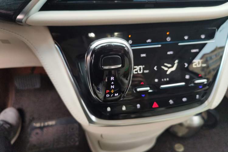 Used Buick GL8 2020 Avenir Avia Six-Seat Deluxe Edition