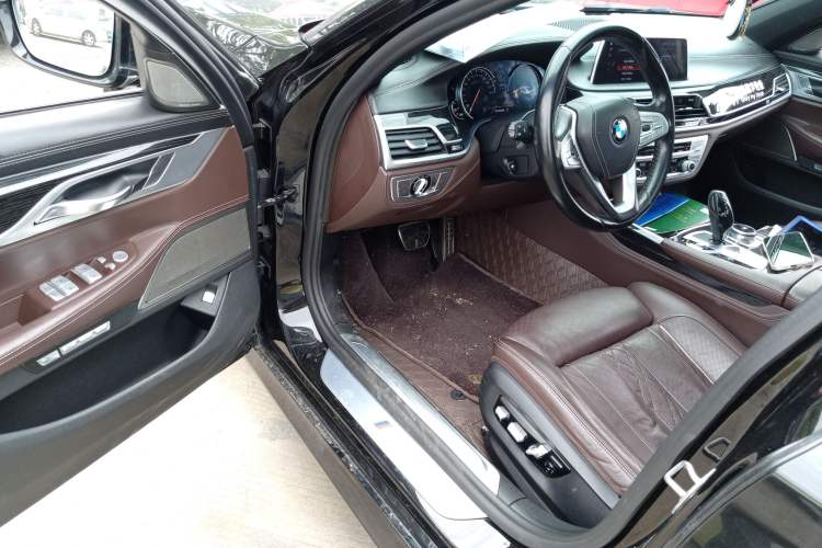 Used BMW 7 Series 2018 740Li M Sport Package Leading Model