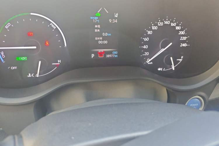 Used Toyota Granvia 2022 2.5L Hybrid Prestige Edition Odometer Close Up