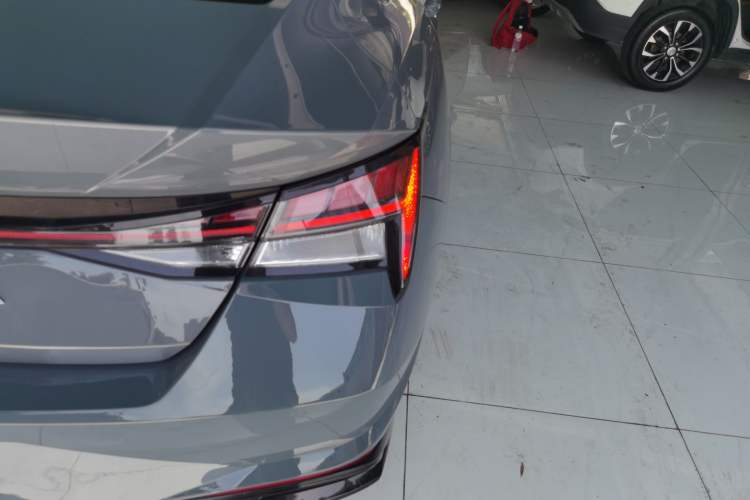 Used Hyundai Elantra 2022 1.5L CVT LUX Prestige Edition
