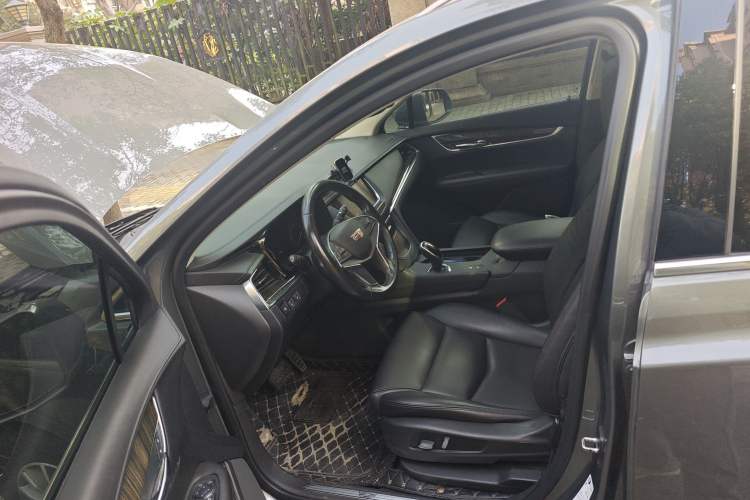 Used Cadillac XT5 2018 25T Luxury Model