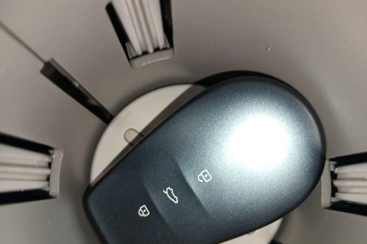 Used Nissan N7 2025 510 Pro Interior 1