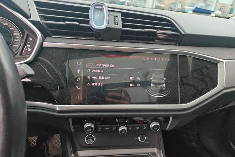 Used Audi Q3 2022 35 TFSI Fashion Dynamic Model Audio And AC Panel