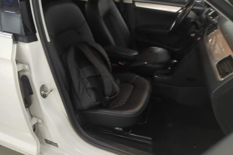 Used Skoda Rapid 2018 1.6L Automatic Comfort Edition Right Front Seat