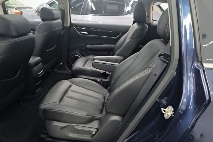 Used BYD Song MAX 2018 1.5T Automatic Smart Connect Elite Model with 6 Seats
