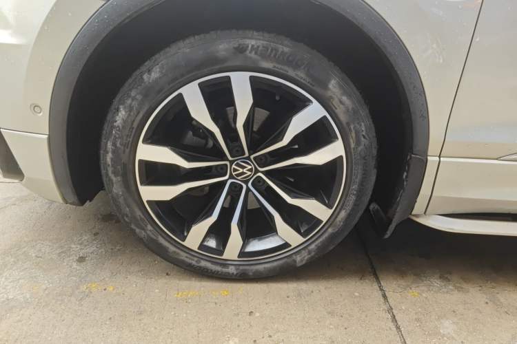 Used Volkswagen Tiguan L 2021 330TSI Automatic Two-Wheel Drive R-Line Enhanced Edition
