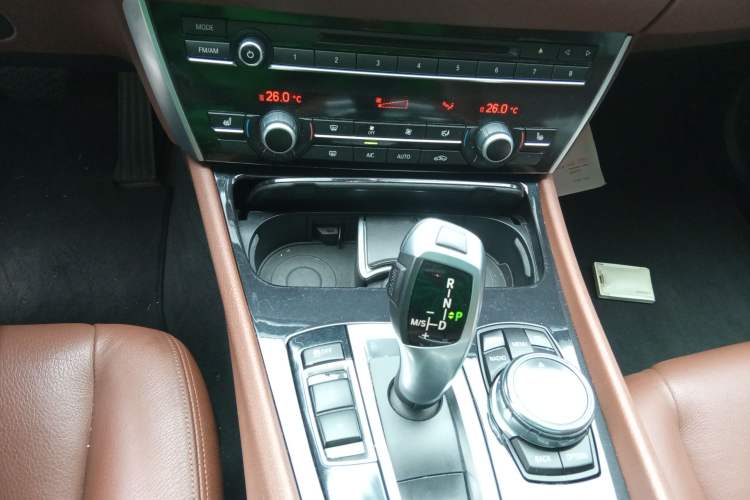 Used BMW 5 Series GT 2014 528i Leading Model