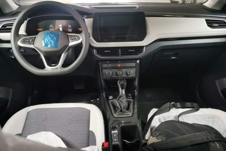 Used Volkswagen Tharu 2026 Model Xinrui 1.5L Ruiyi Edition Center Console