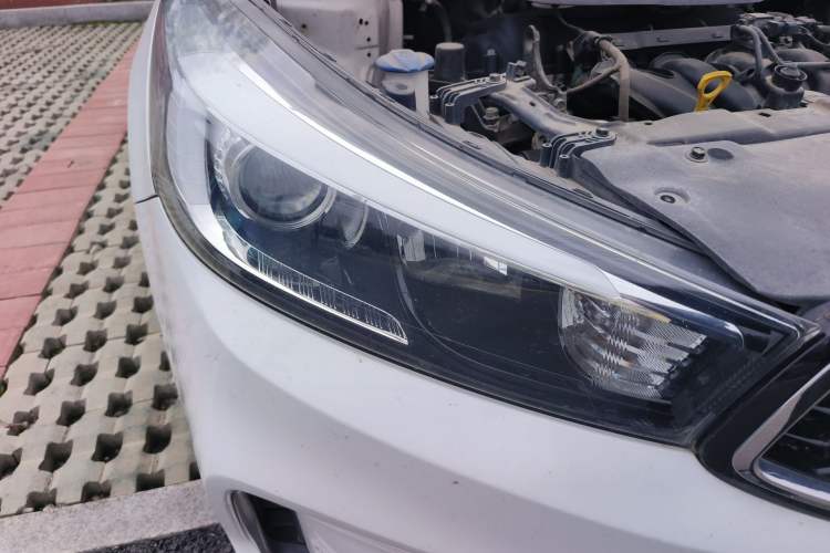 Used Kia K3 2016 1.6L Automatic GL Right Front Headlight