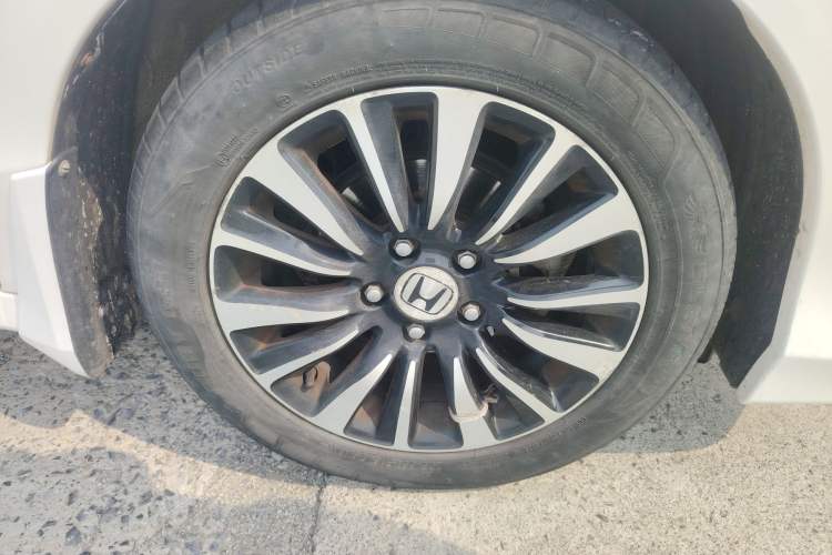 Used Honda Crider 2013 1.8L automatic luxury edition
