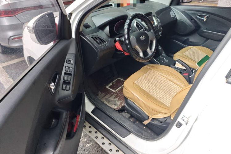 Used Hyundai ix35 2015 2.0L Automatic 2WD Comfort Edition China IV Standard Driver Seat