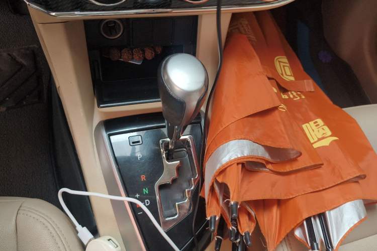 Used Toyota Corolla 2014 1.6L CVT GL-i Gear Lever