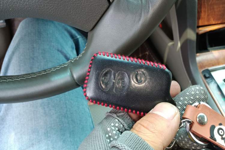 Used Toyota Camry 2011 240G Luxury Anniversary Edition Vehicle Key