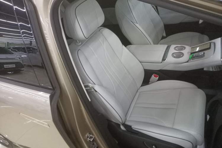 Used XPeng X9 2024 640 All-Wheel Drive High-Performance Max