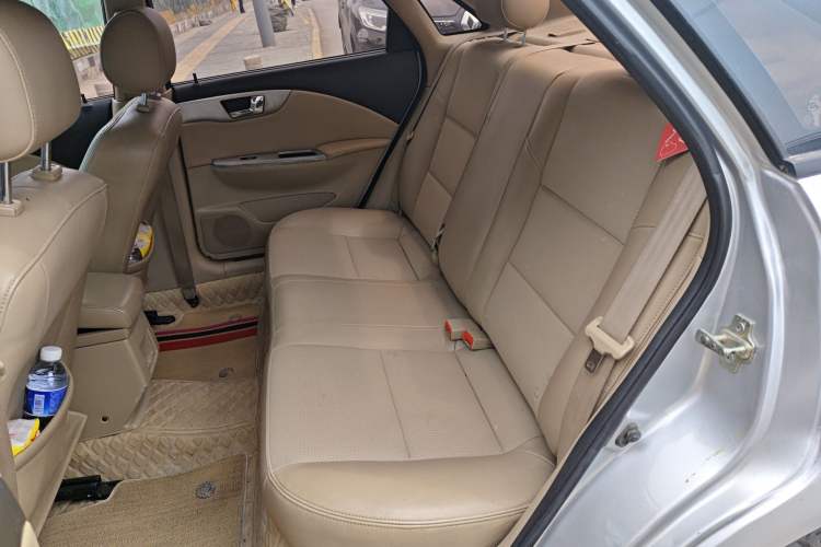 Used Buick Excelle 2013 1.5L Automatic Classic Model
