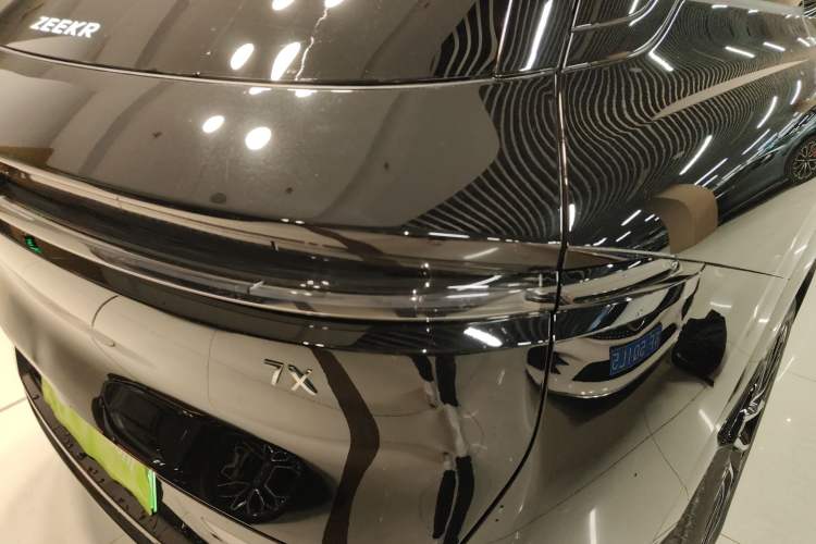 Used Zeekr 7X 2025 100kWh Long-Range All-Wheel Drive Intelligent Driving Version Right Rear Taillight