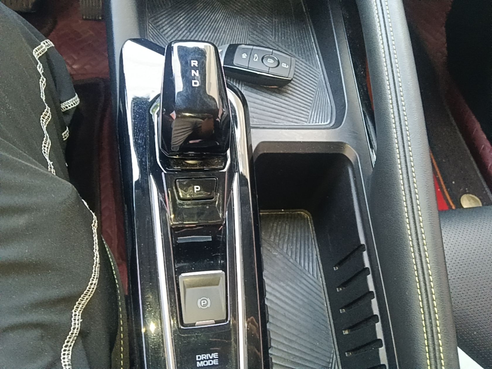 Geely Auto Coolray 2022 Bin Yue COOL 1.5TD DCT Ignite Edition — снимка 16