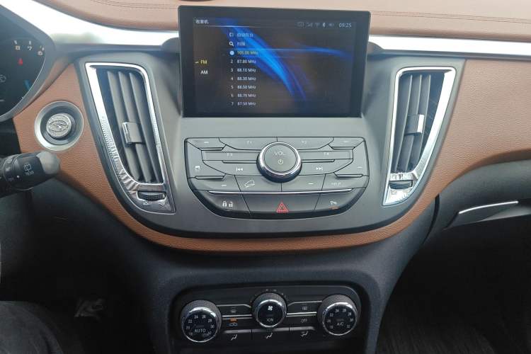 Used Soueast DX7 2015 1.5T Automatic Luxury Model