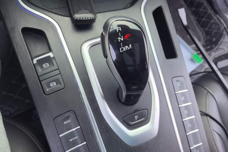 Used Wey VV7 2019 Upgraded Model 2.0T Flagship Version China VI
