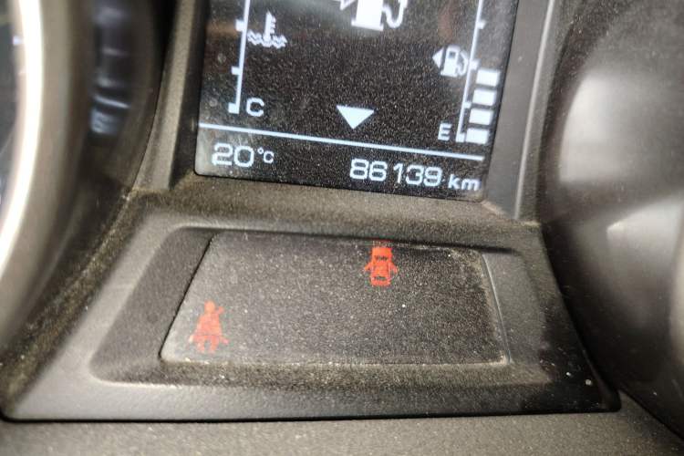 Used CHANGAN Eado 2016 1.6L Manual Junku Model Odometer Close Up