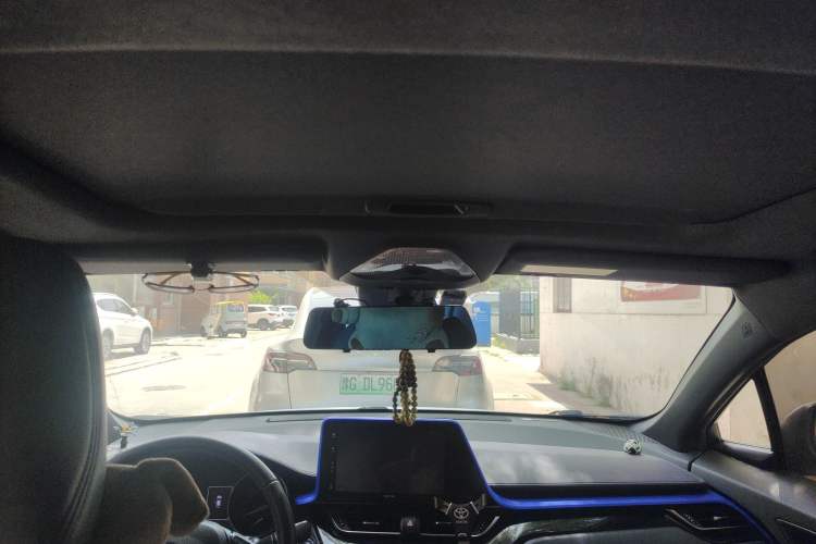 Used Toyota IZOA 2020 2.0L Yichi Version
